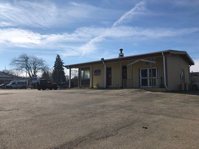 5 S Madison St, Oswego, IL 60543